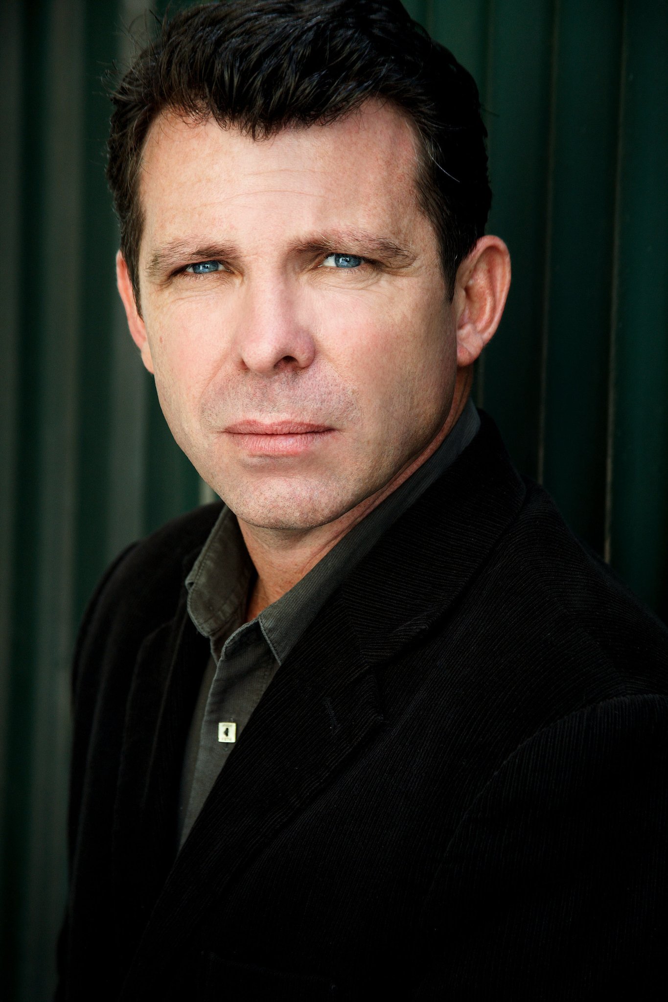 Фото - Уорвик Янг: 1365x2048 / 337 Кб