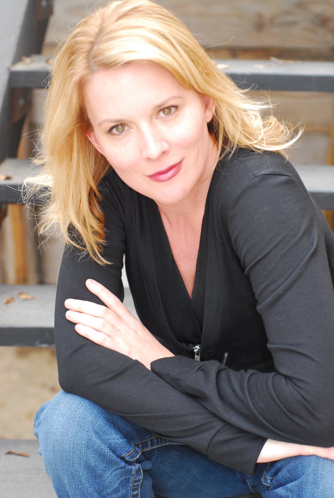 Фото - Лорел Холломэн: 1375x2048 / 348 Кб