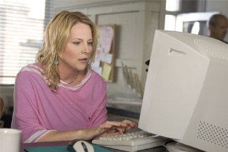 Фото - Лорел Холломэн: 323x215 / 14 Кб