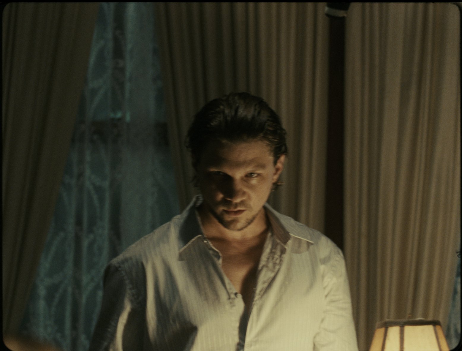 Фото - Марк Блукас: 1556x1182 / 191 Кб