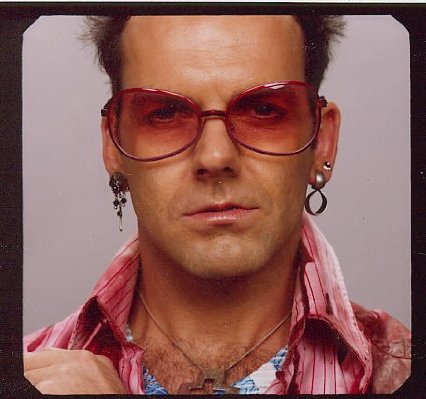 Фото - Kevin Blatch: 426x399 / 35 Кб