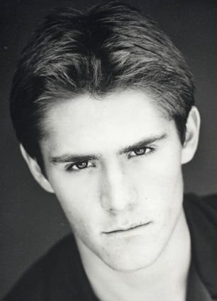 Фото - Трэвис Перкинс: 306x425 / 19 Кб