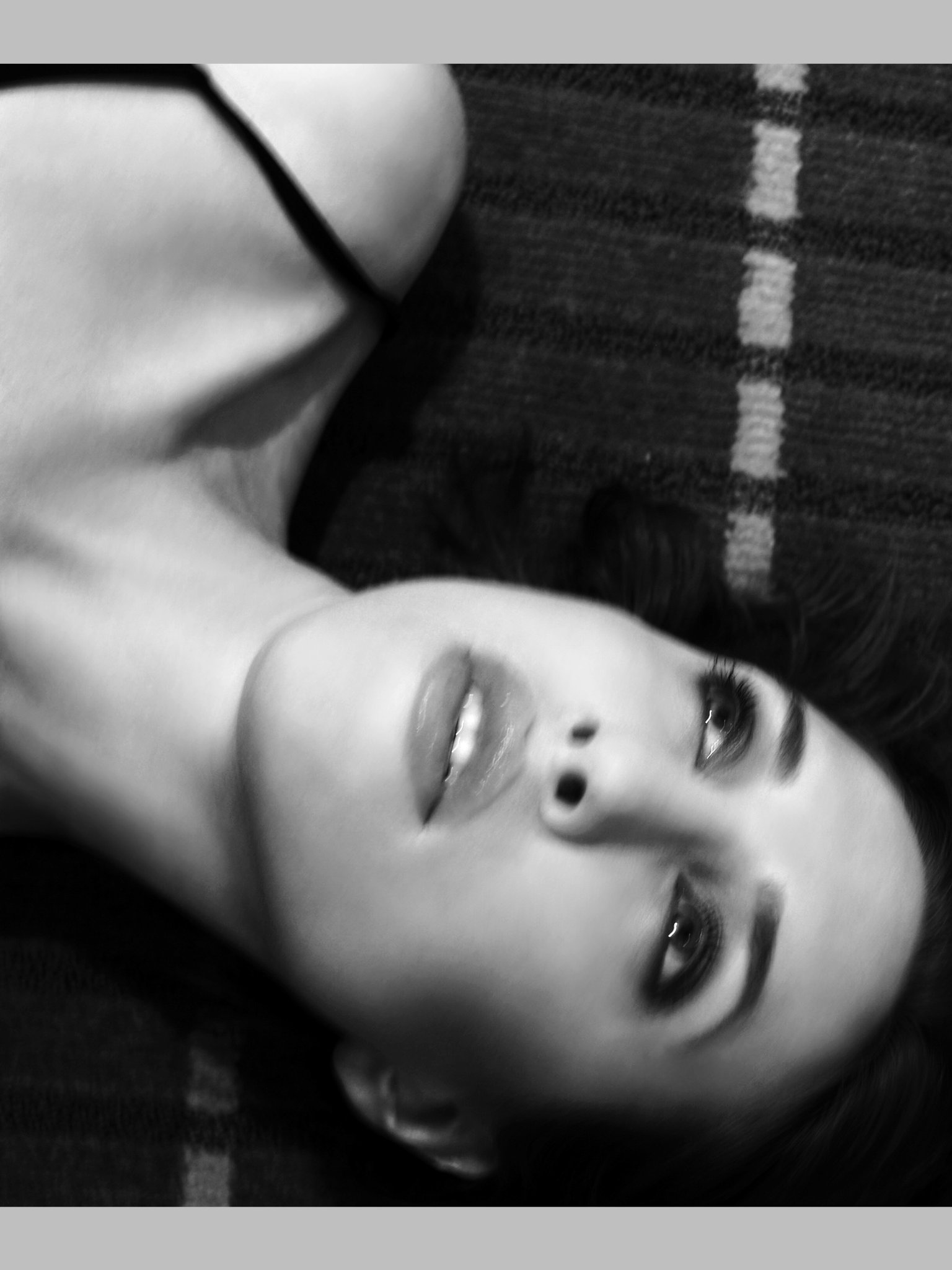 Фото - Charis Michelsen: 1536x2048 / 225 Кб