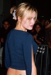 Фото - Моника Кина: 175x256 / 9 Кб