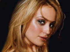 Фото - Моника Кина: 235x173 / 9 Кб