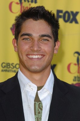 Фото - Тайлер Хэклин: 265x400 / 20 Кб