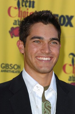 Фото - Тайлер Хэклин: 265x400 / 21 Кб