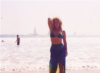 Фото - Ariane Von Kamp: 324x236 / 12 Кб