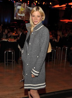 Фото - Эми Смарт: 297x400 / 24 Кб