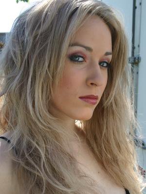 Фото - Кристи Джонсон: 300x397 / 26 Кб