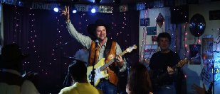 Фото - Уилл Уоллес: 309x133 / 14 Кб