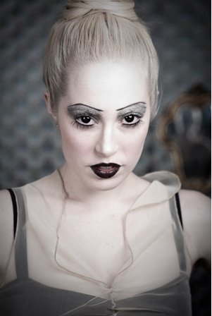 Фото - Шарлотта Салливан: 301x448 / 20 Кб