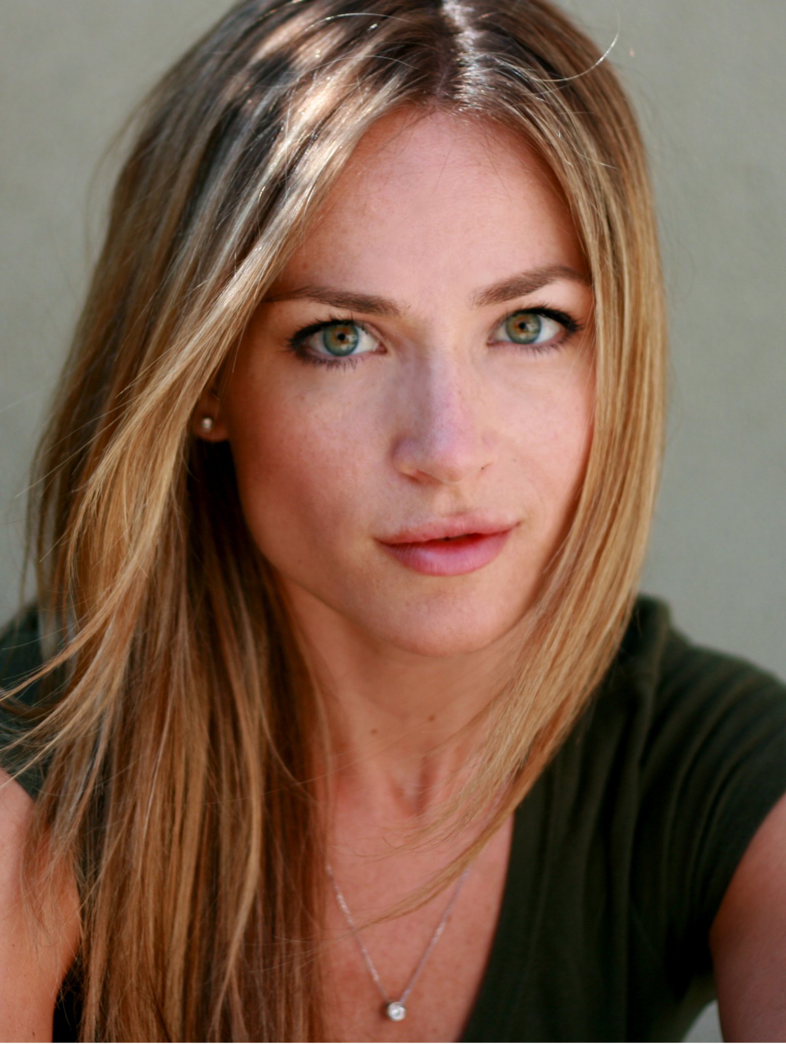 Фото - Katherine Randolph: 1543x2048 / 318 Кб