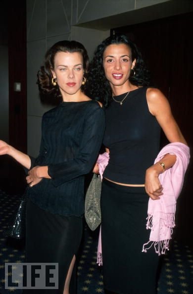 Фото - Дрена Де Ниро: 390x594 / 31 Кб