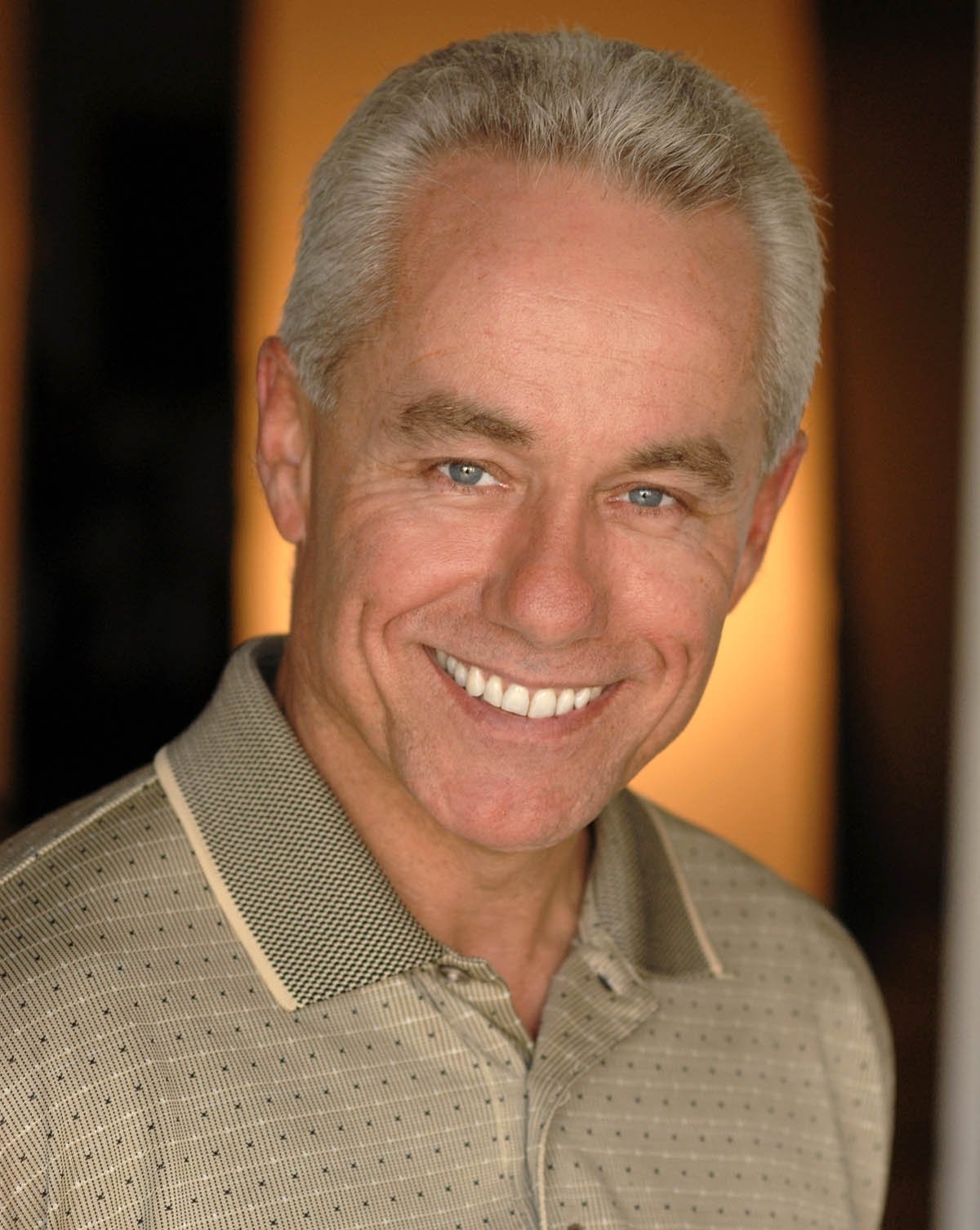 Фото - Warren Draper: 1200x1506 / 207 Кб