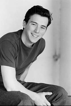 Фото - Nicholas Downs: 248x371 / 15 Кб