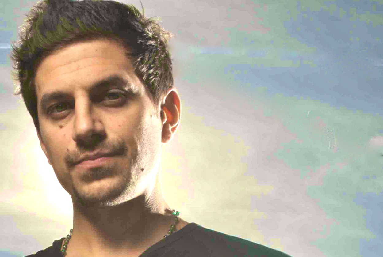 Фото - Эндрю Дэволи: 1249x839 / 105 Кб