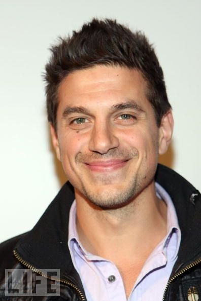 Фото - Эндрю Дэволи: 396x594 / 31 Кб