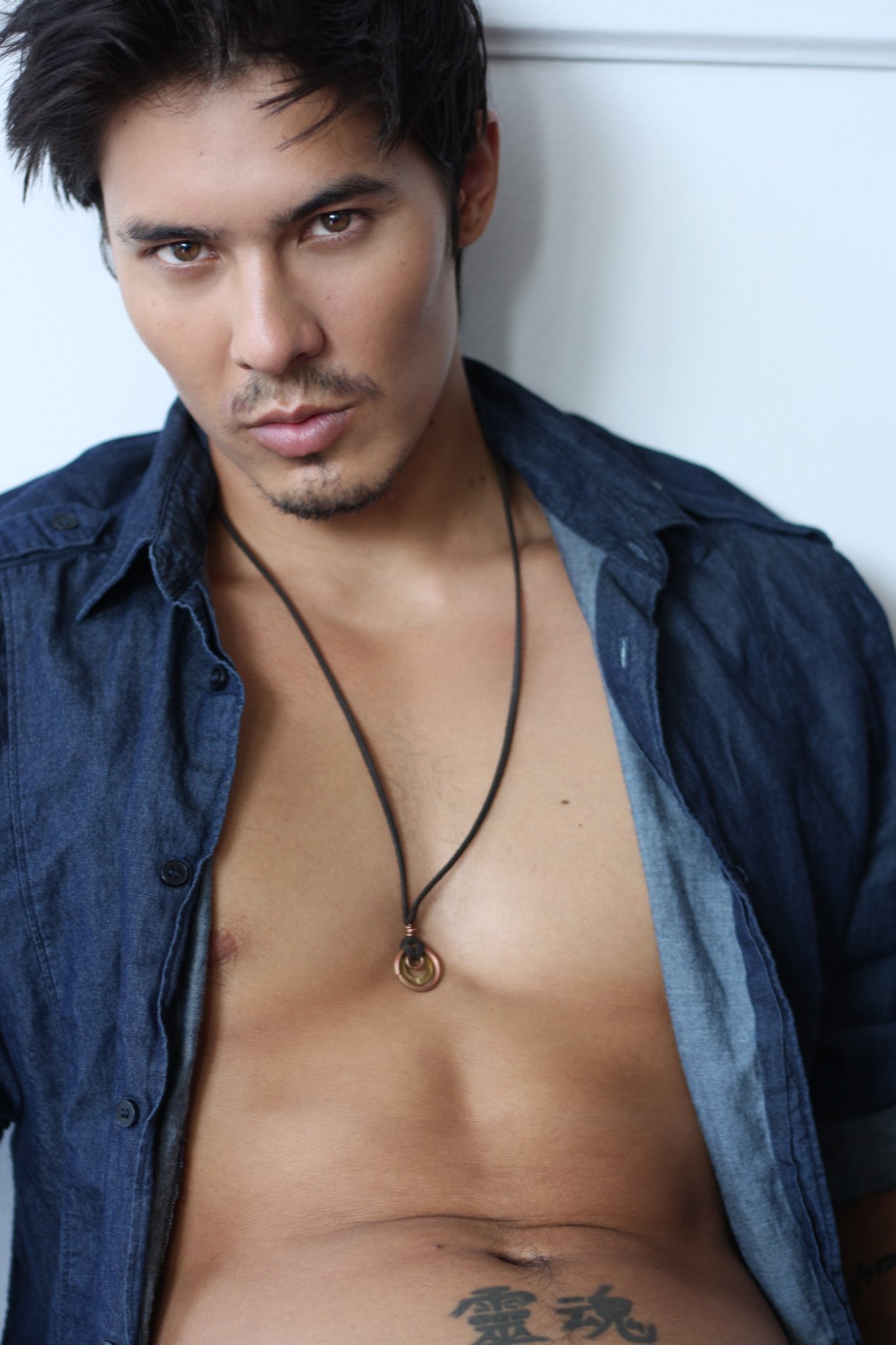 Фото - Льюис Тан: 1365x2048 / 265 Кб