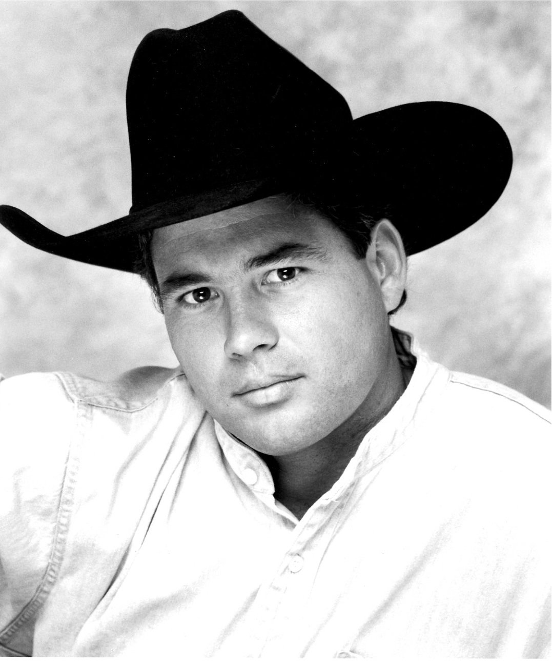 Фото - Брайан Браун: 1077x1288 / 149 Кб