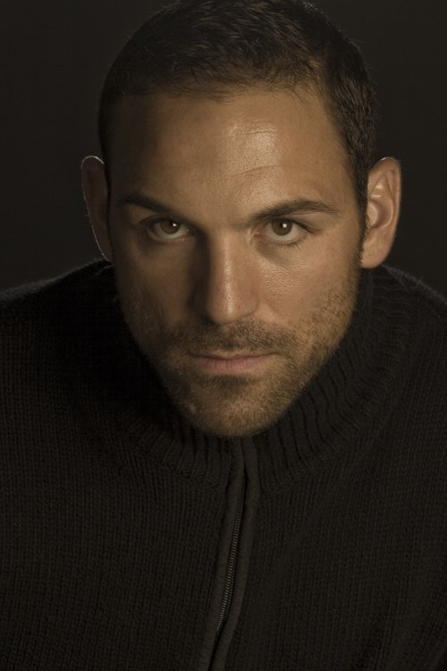 Фото - Ной Дэнби: 500x750 / 47 Кб