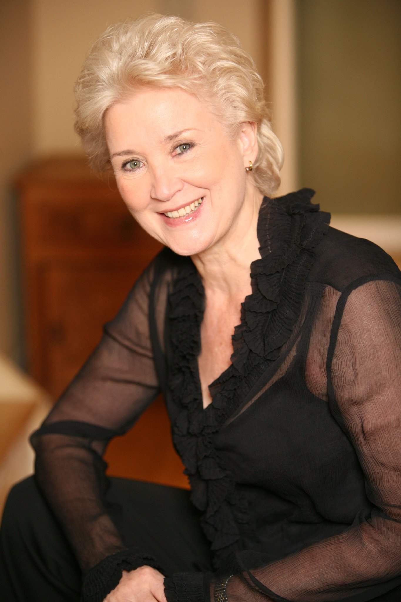 Фото - Trish McGettrick: 1365x2048 / 288 Кб