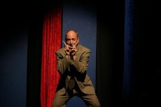 Фото - James P. Engel: 320x213 / 9 Кб