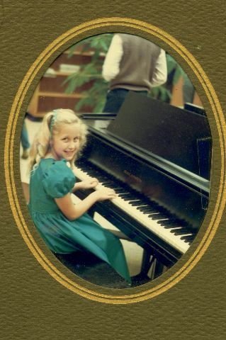 Фото - Christy Bella Joiner: 319x480 / 38 Кб