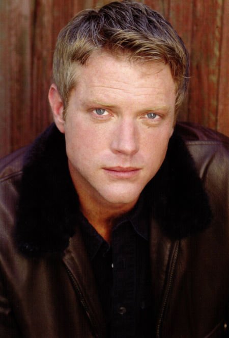 Фото - Mikal Kartvedt: 450x662 / 39 Кб