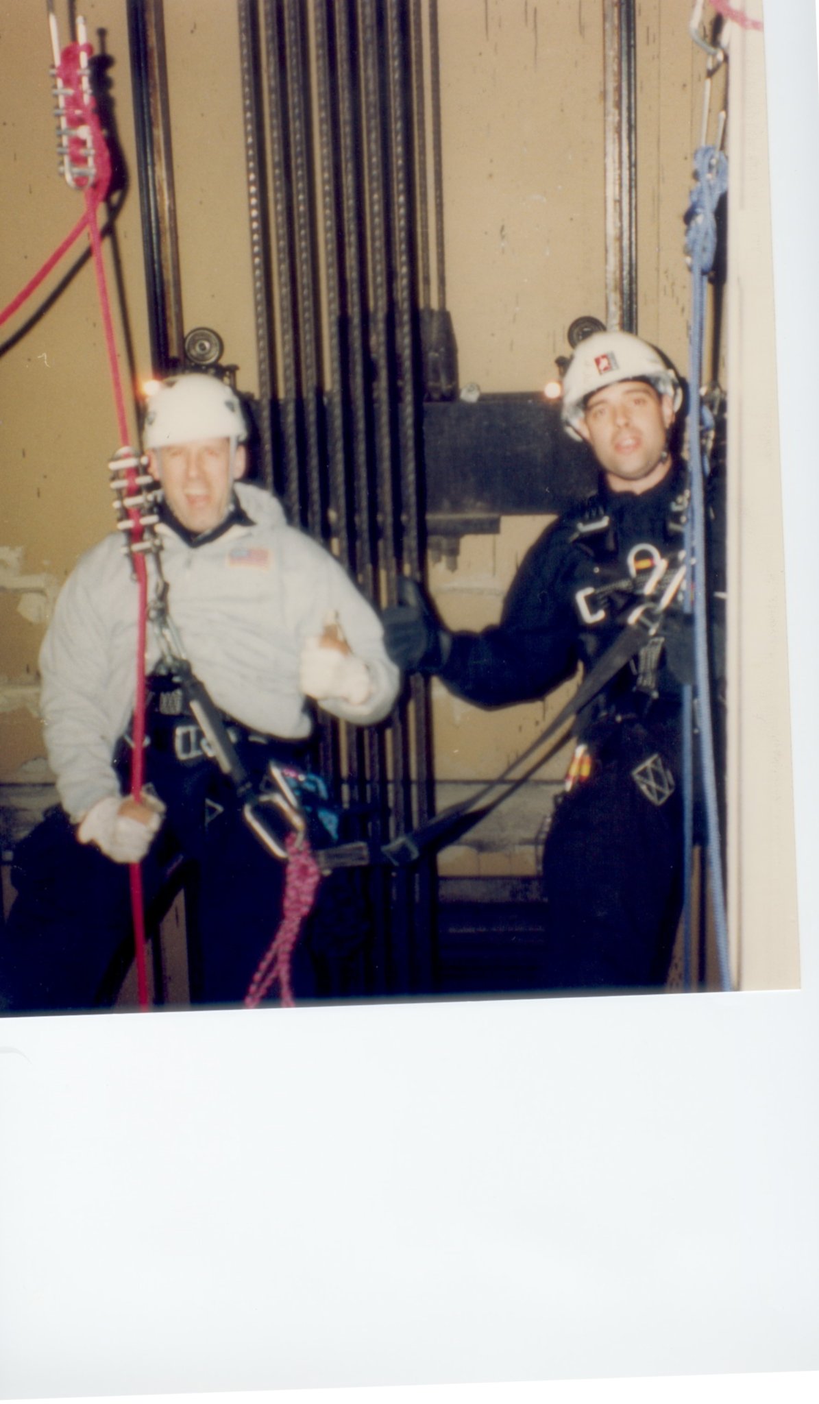 Фото - Брайан Смиж: 1195x2048 / 210 Кб