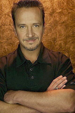 Фото - Lawrence Bull Jr.: 320x480 / 34 Кб