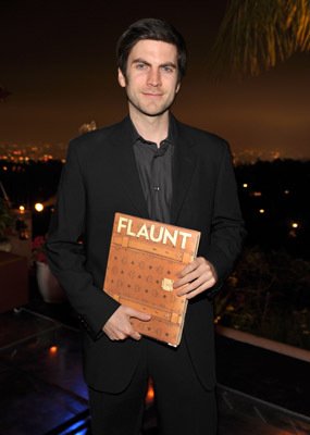 Фото - Уэс Бентли: 285x400 / 17 Кб