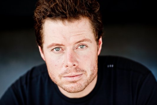 Фото - Дэвид Ричмонд-Пек: 533x355 / 24 Кб