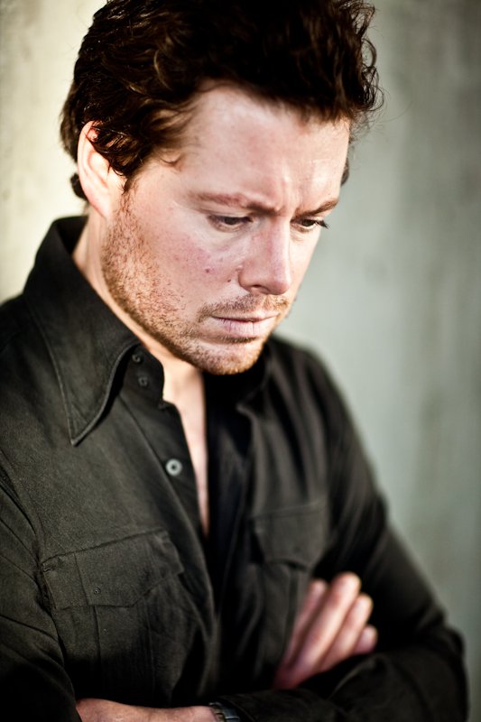 Фото - Дэвид Ричмонд-Пек: 533x800 / 59 Кб