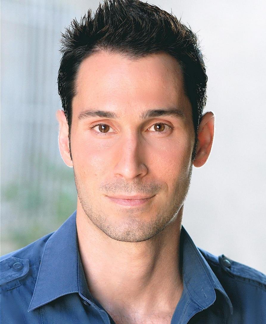 Фото - Alex Kalognomos: 893x1087 / 156 Кб