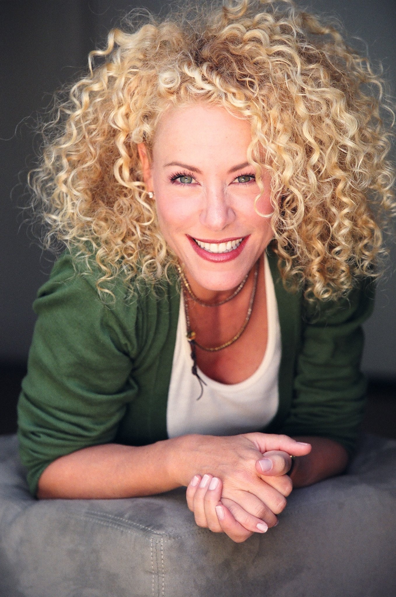 Фото - Tracy Metro: 1358x2048 / 596 Кб