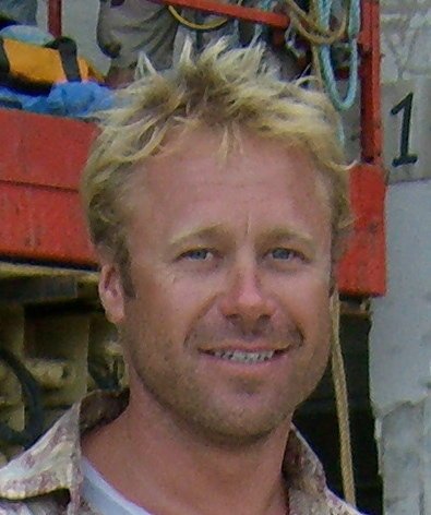 Фото - Rowley Irlam: 395x472 / 39 Кб