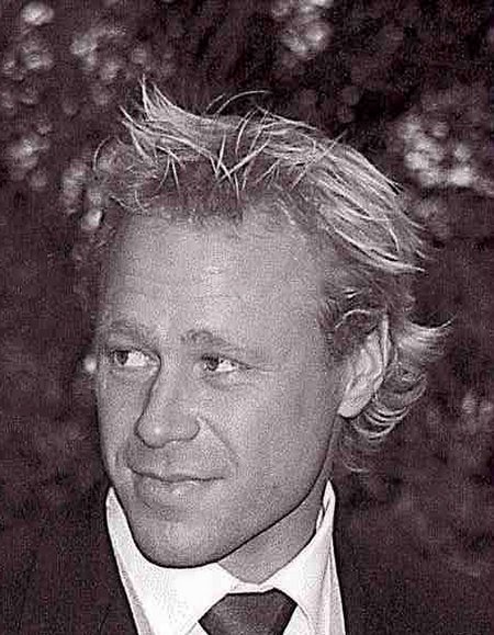 Фото - Rowley Irlam: 450x579 / 75 Кб