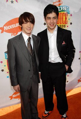 Фото - Джош Пек: 273x400 / 26 Кб