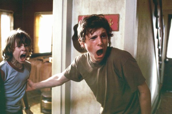 Фото - Девон Алан: 600x400 / 43 Кб