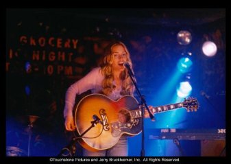 Фото - Пайпер Перабо: 337x239 / 17 Кб