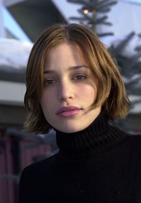 Фото - Пайпер Перабо: 279x400 / 18 Кб