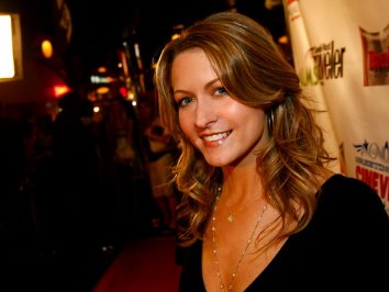 Фото - Эли Хиллис: 354x266 / 18 Кб