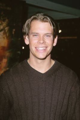 Фото - Эрик Кристиан Олсен: 267x400 / 16 Кб