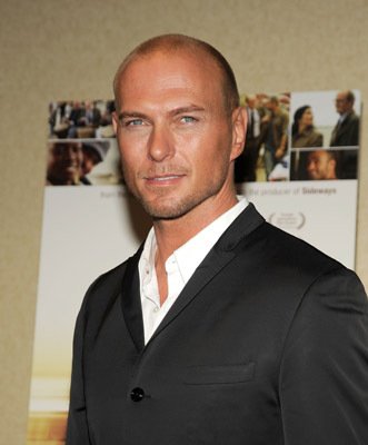 Фото - Люк Госс: 331x400 / 21 Кб