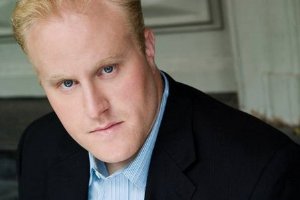 Фото - Адам Муччи: 300x200 / 10 Кб