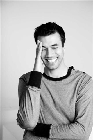 Фото - Филлип Риз: 320x480 / 23 Кб