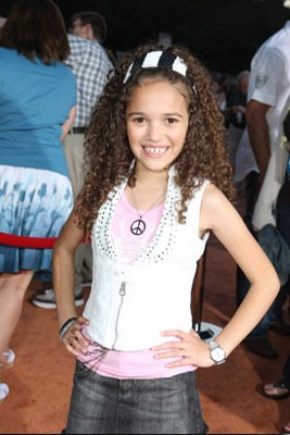 Фото - Мэдисон Петтис: 267x400 / 27 Кб