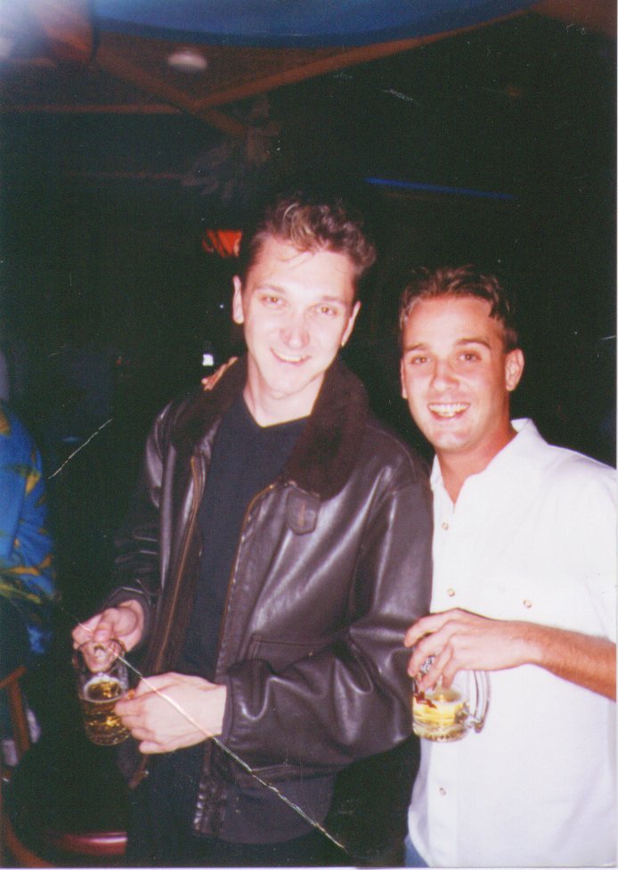 Фото - Todd Peterson: 694x976 / 102 Кб