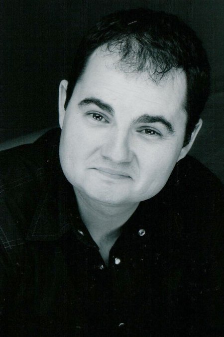 Фото - Дилан Робертс: 450x675 / 43 Кб